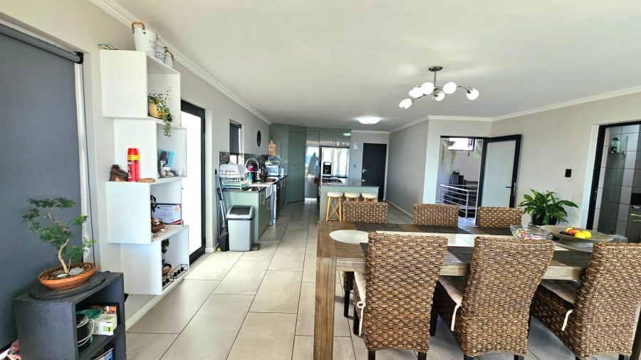 5 Bedroom Property for Sale in Sandy Point Beach Estate Western Cape